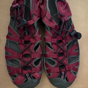 Keen Burgundy and Charcoal Hiking Sandals